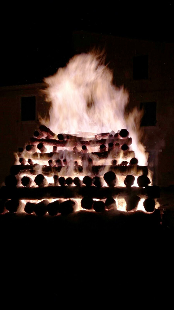 Il fuoco che brucia la focarazza