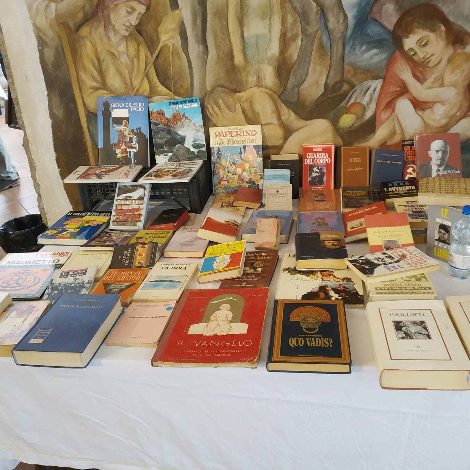 foto di libri in mostra